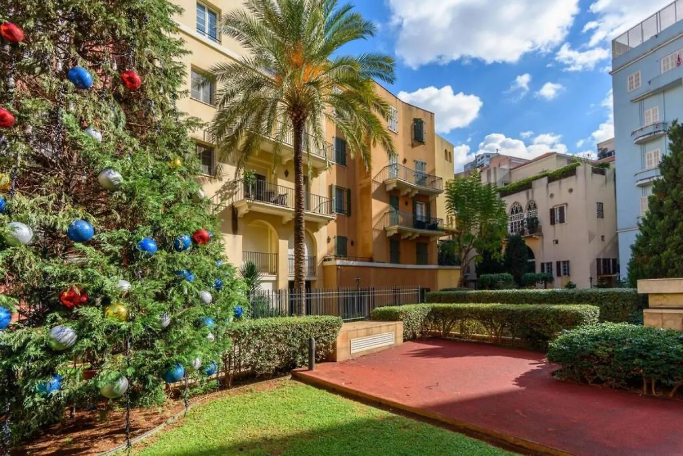Mundo - Exquisite 2-Br W Balcony At Saifi Village بيروت 0*,  لبنان