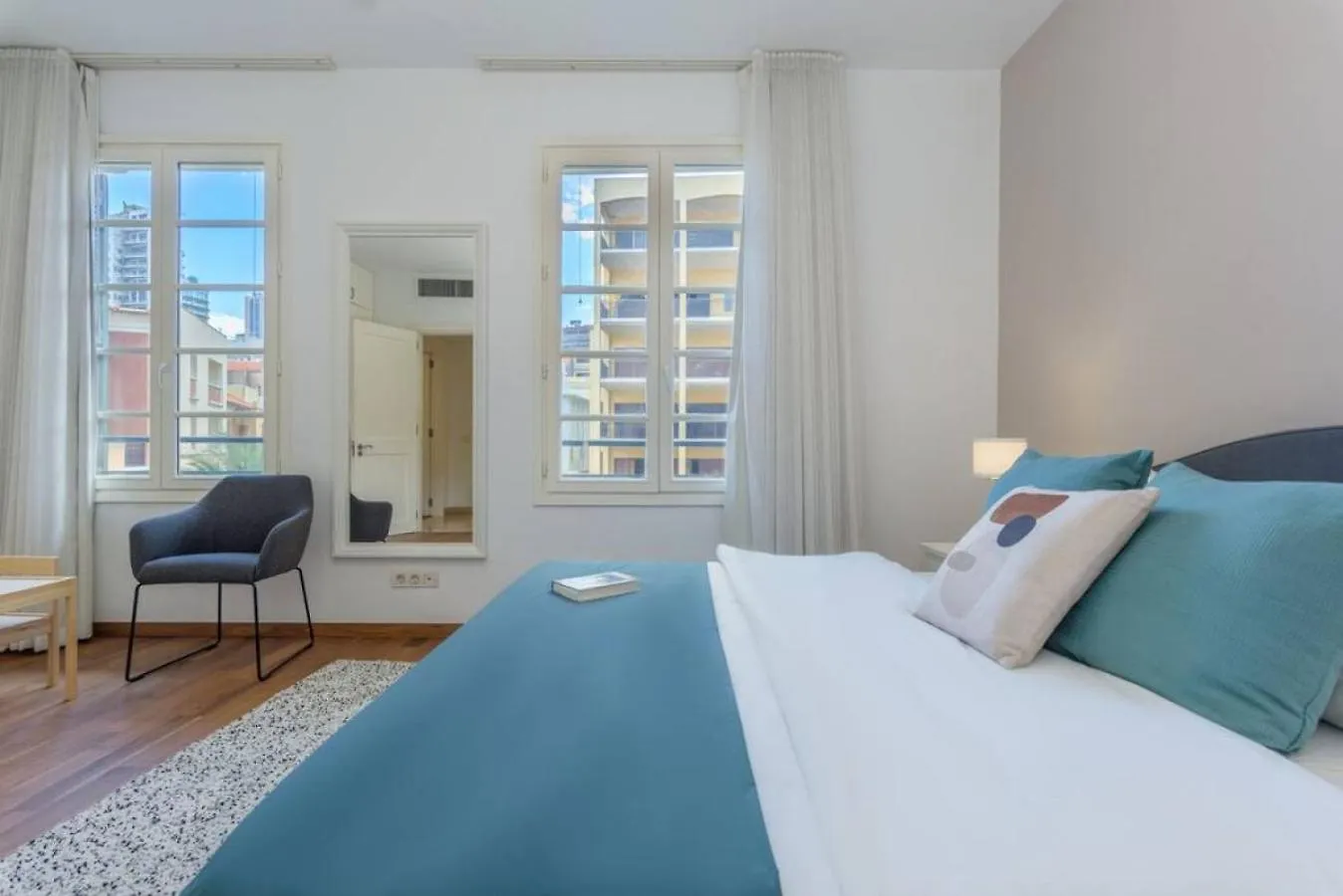 Mundo - Exquisite 2-Br W Balcony At Saifi Village بيروت لبنان